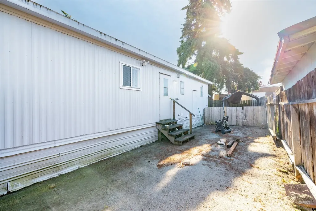 700 NW Crosby Avenue Oak Harbor WA 98277