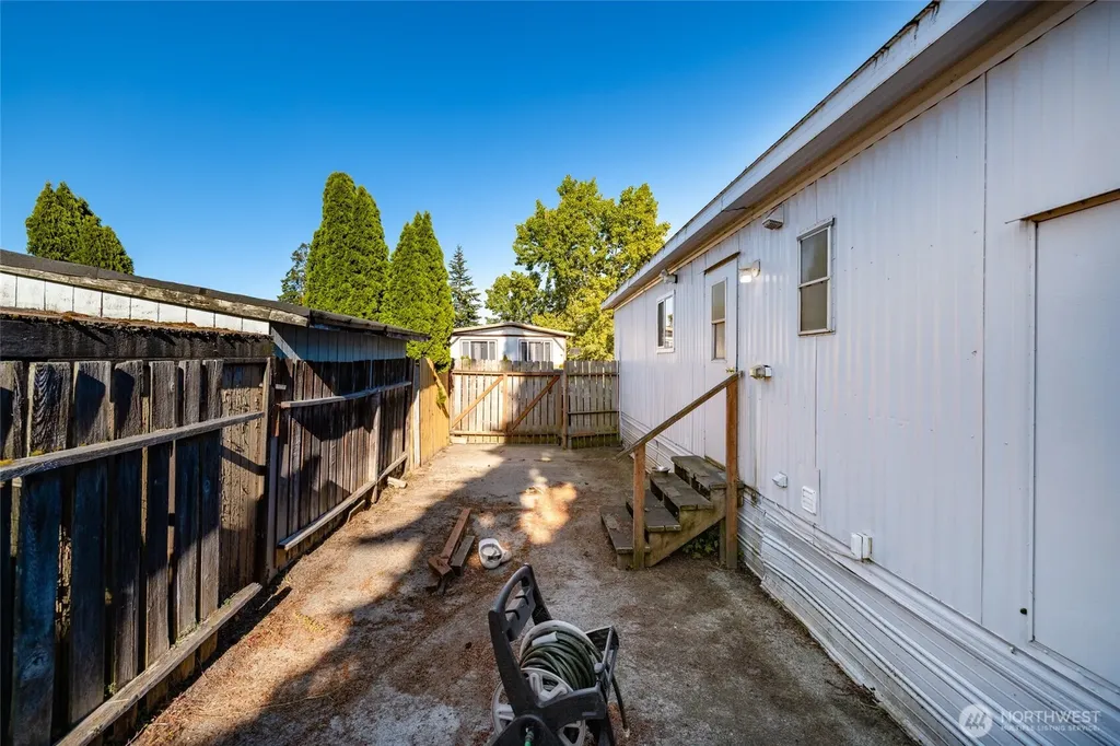 700 NW Crosby Avenue Oak Harbor WA 98277