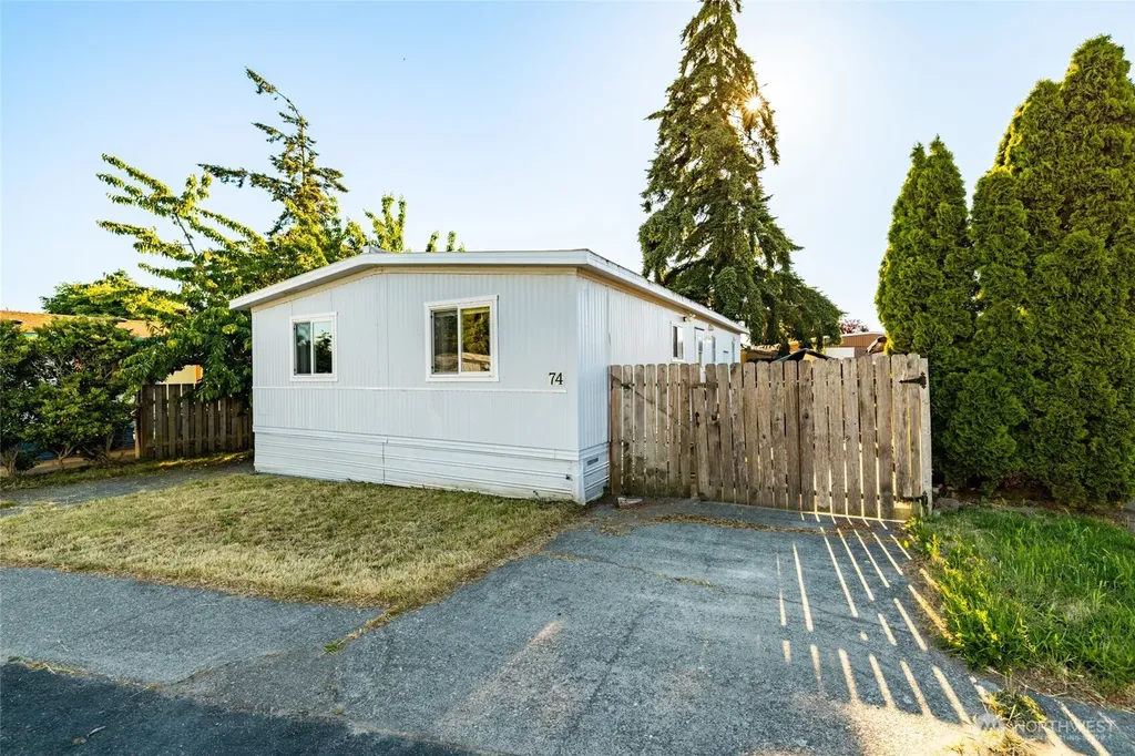 700 NW Crosby Avenue Oak Harbor WA 98277