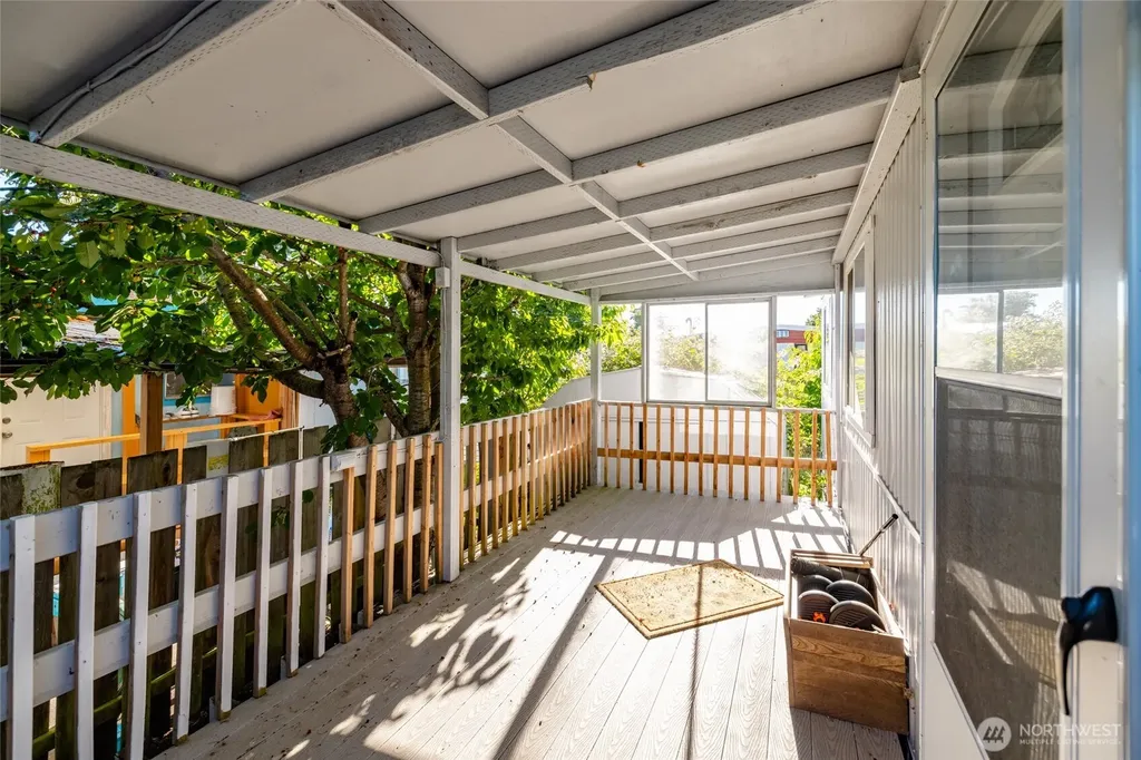 700 NW Crosby Avenue Oak Harbor WA 98277