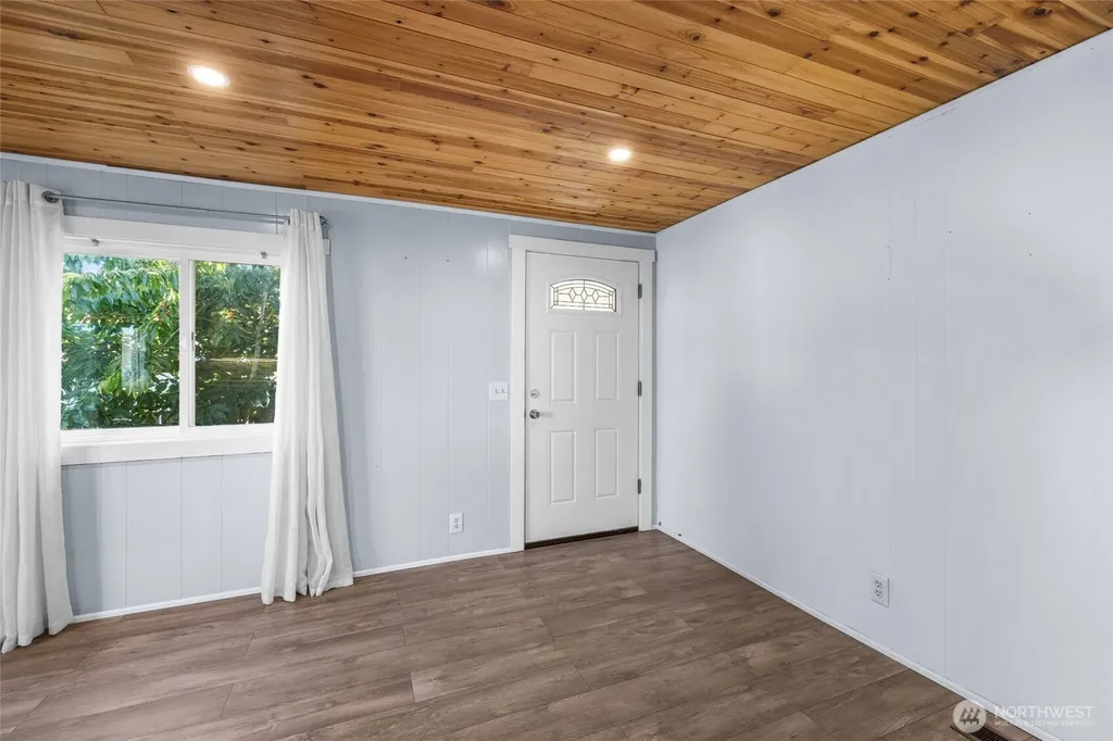 700 NW Crosby Avenue Oak Harbor WA 98277