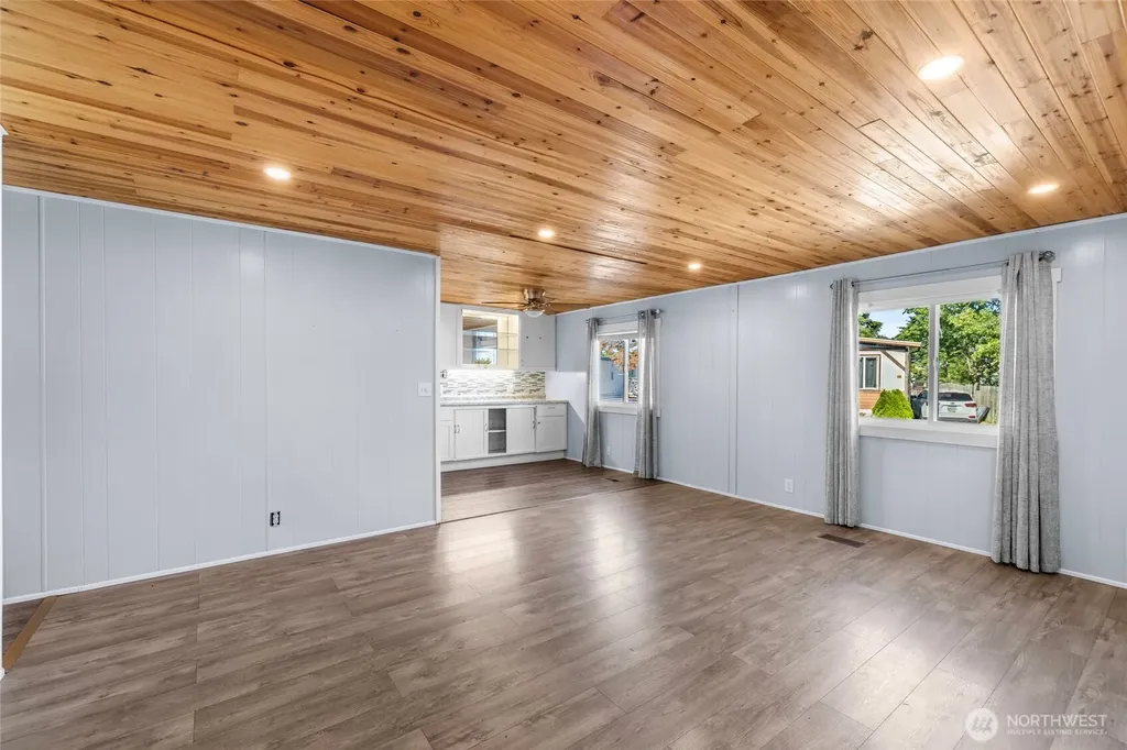 700 NW Crosby Avenue Oak Harbor WA 98277