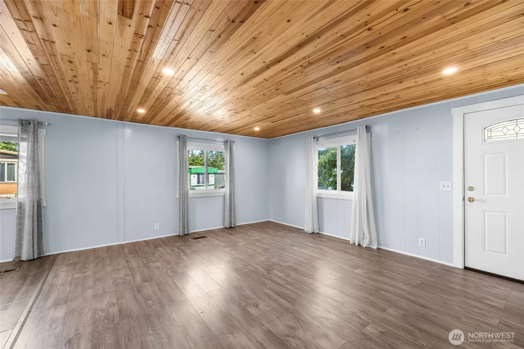 700 NW Crosby Avenue Oak Harbor WA 98277