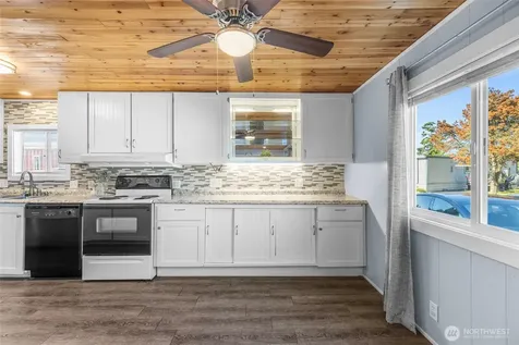 700 NW Crosby Avenue Oak Harbor WA 98277