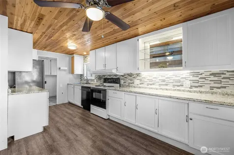 700 NW Crosby Avenue Oak Harbor WA 98277