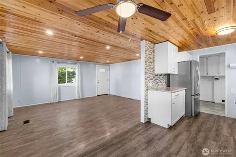 700 NW Crosby Avenue Oak Harbor WA 98277