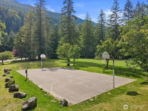 42723 SE 175th Place North Bend WA 98045