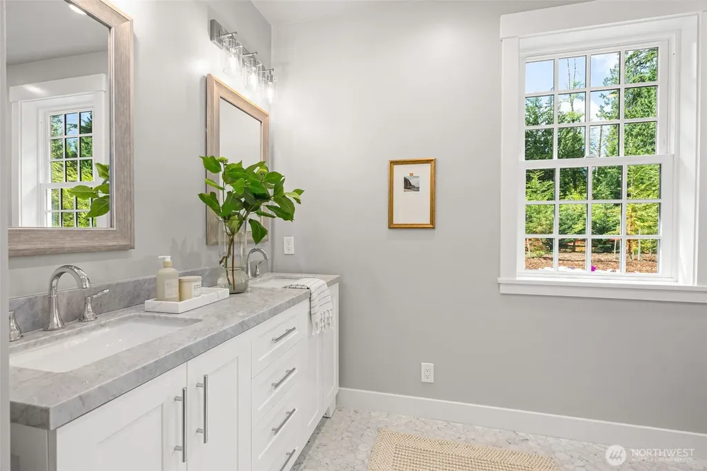 7077 NE Ridge Lane Bainbridge Island WA 98110
