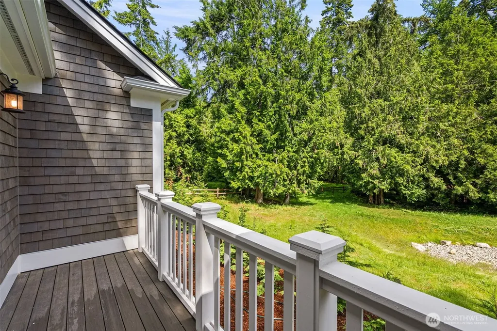 7077 NE Ridge Lane Bainbridge Island WA 98110