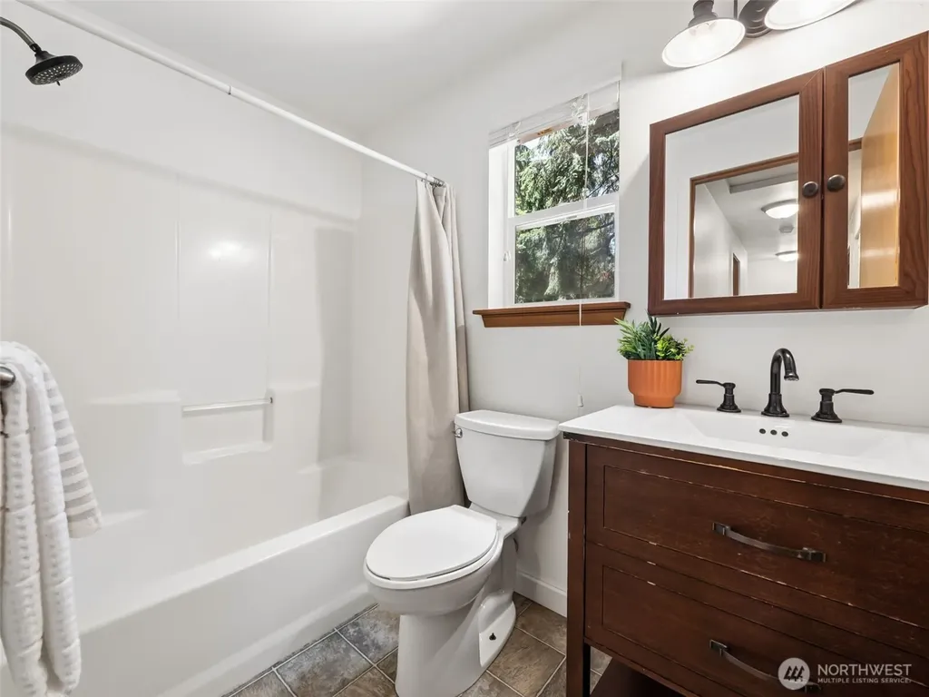 3815 47th Street NW Gig Harbor WA 98335