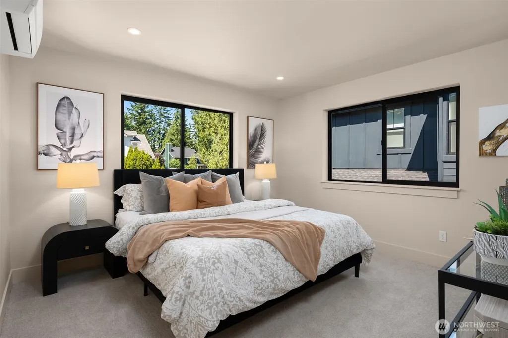 12910 NE 70th Place Kirkland WA 98033