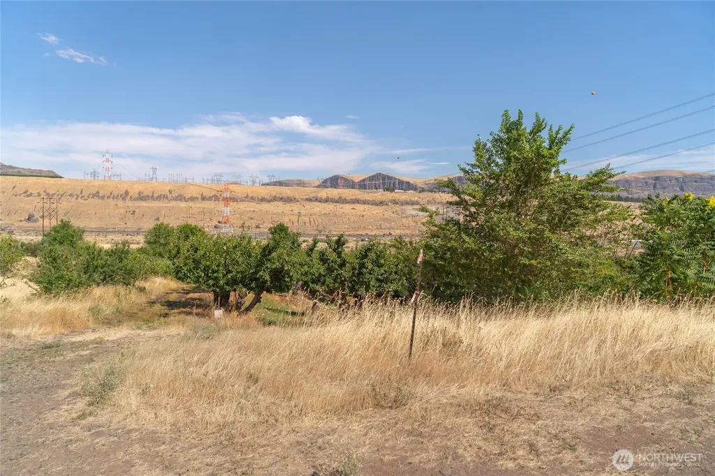 7199 Tarpiscan Road Malaga WA 98828