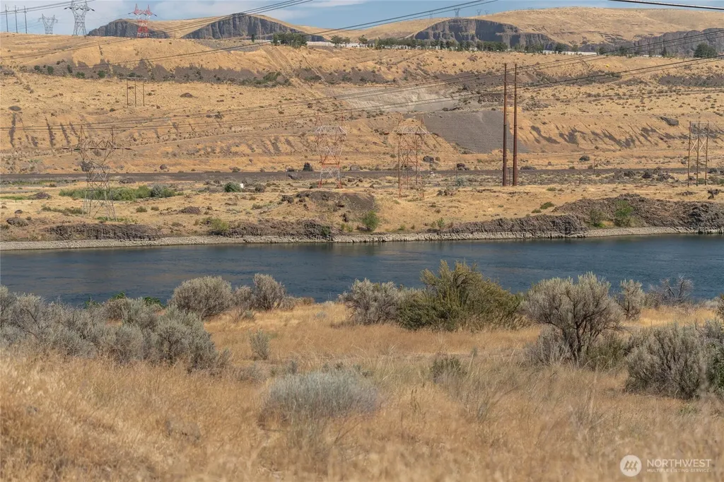 7199 Tarpiscan Road Malaga WA 98828