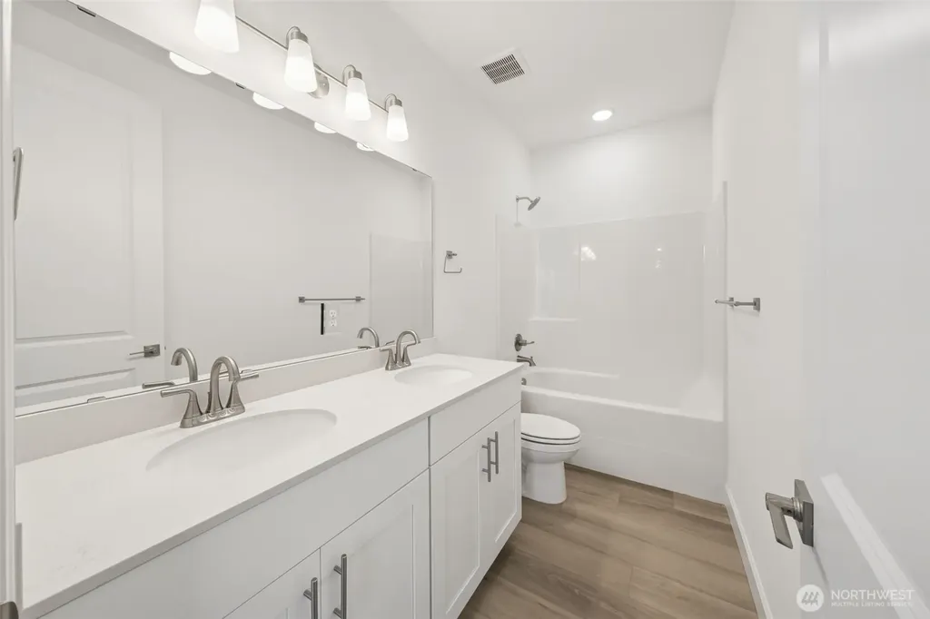 18037 139th Place E Puyallup WA 98374