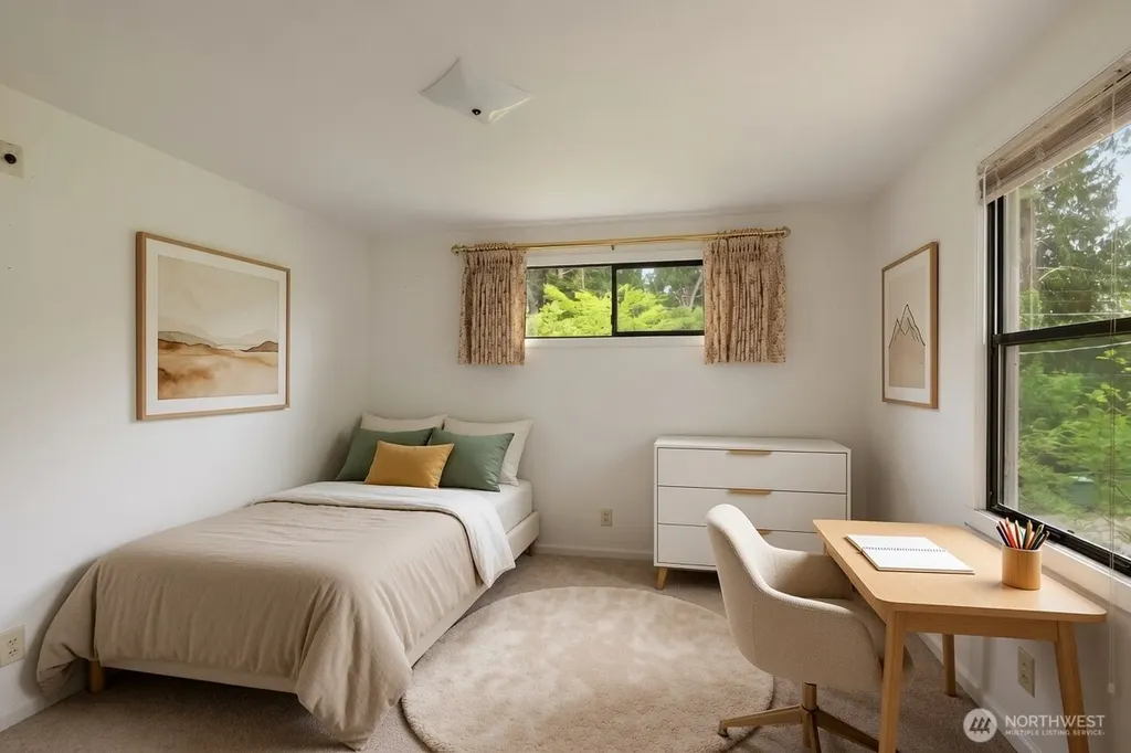 10323 48th Avenue NE Seattle WA 98125