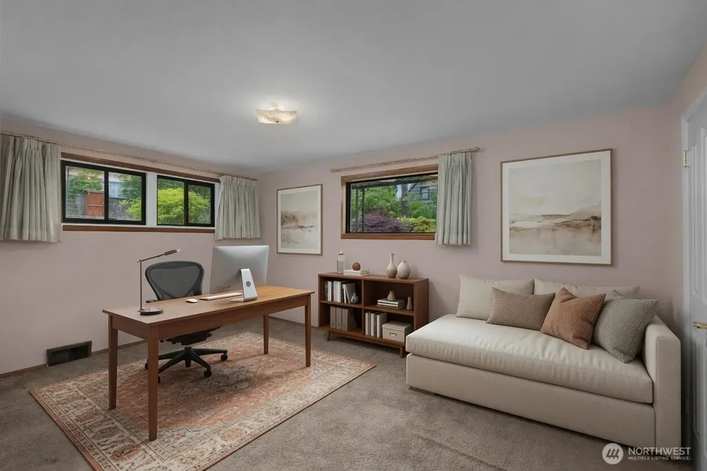 10323 48th Avenue NE Seattle WA 98125