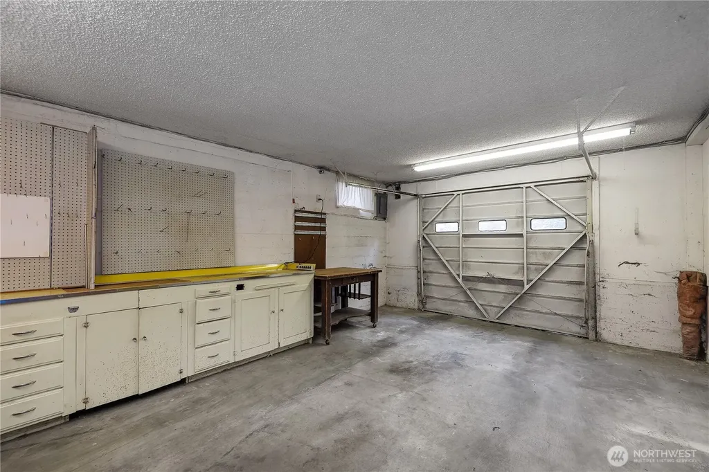 10323 48th Avenue NE Seattle WA 98125
