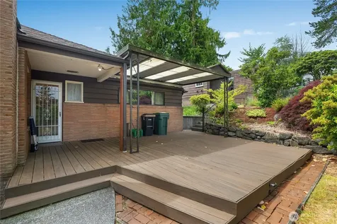 10323 48th Avenue NE Seattle WA 98125