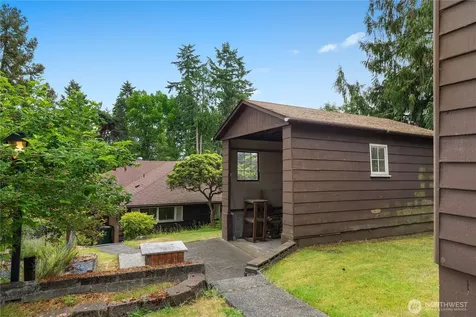 10323 48th Avenue NE Seattle WA 98125