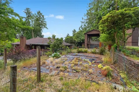 10323 48th Avenue NE Seattle WA 98125