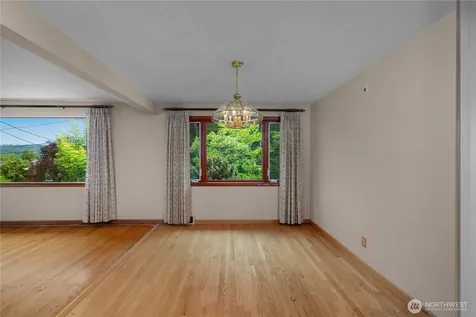 10323 48th Avenue NE Seattle WA 98125