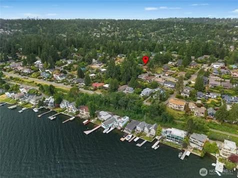 10323 48th Avenue NE Seattle WA 98125