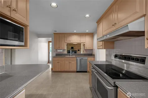 10323 48th Avenue NE Seattle WA 98125