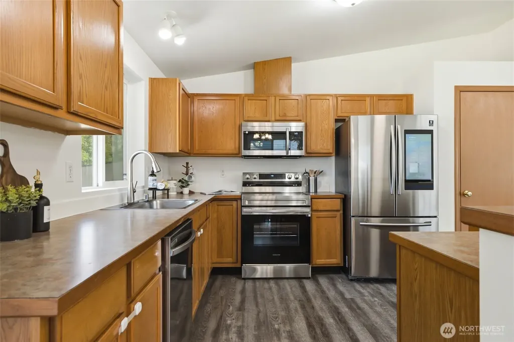 24809 52nd Avenue E Graham WA 98338