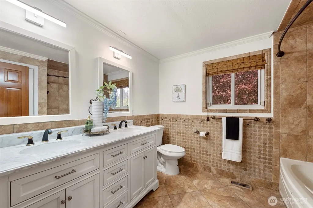 20310 5th Avenue NW Shoreline WA 98177