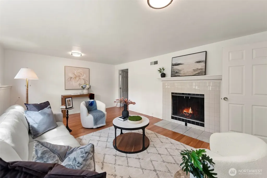 20310 5th Avenue NW Shoreline WA 98177