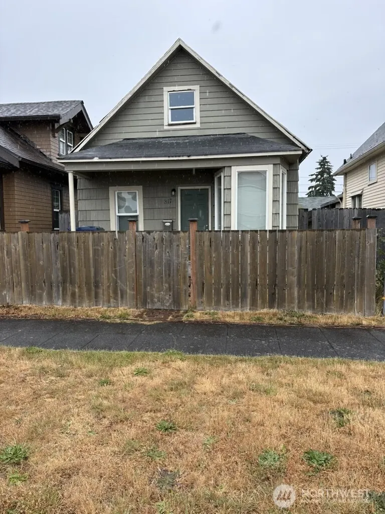 817 E 35th Street Tacoma WA 98404
