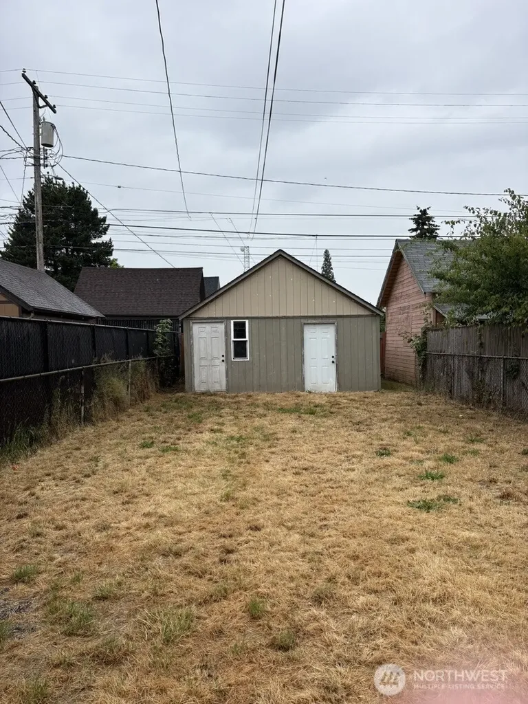 817 E 35th Street Tacoma WA 98404