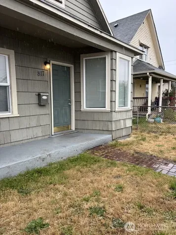 817 E 35th Street Tacoma WA 98404