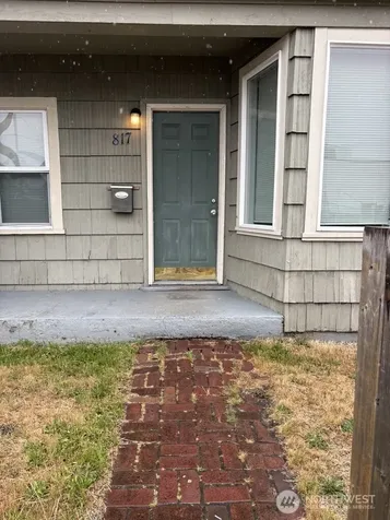 817 E 35th Street Tacoma WA 98404