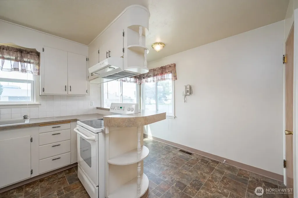 907 S Hawthorne Drive Moses Lake WA 98837