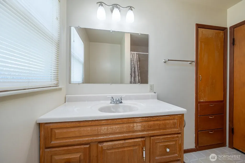 907 S Hawthorne Drive Moses Lake WA 98837