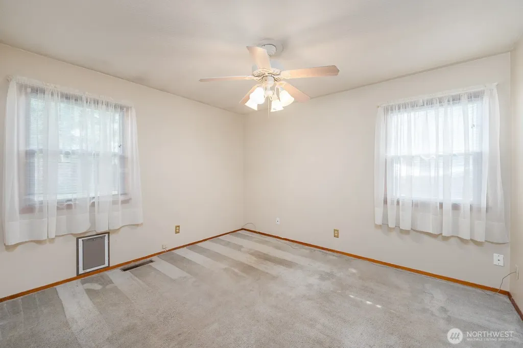 907 S Hawthorne Drive Moses Lake WA 98837