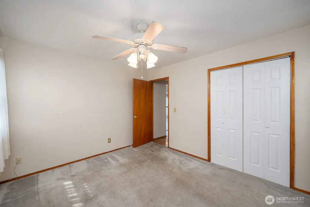 907 S Hawthorne Drive Moses Lake WA 98837