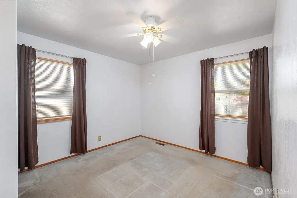907 S Hawthorne Drive Moses Lake WA 98837