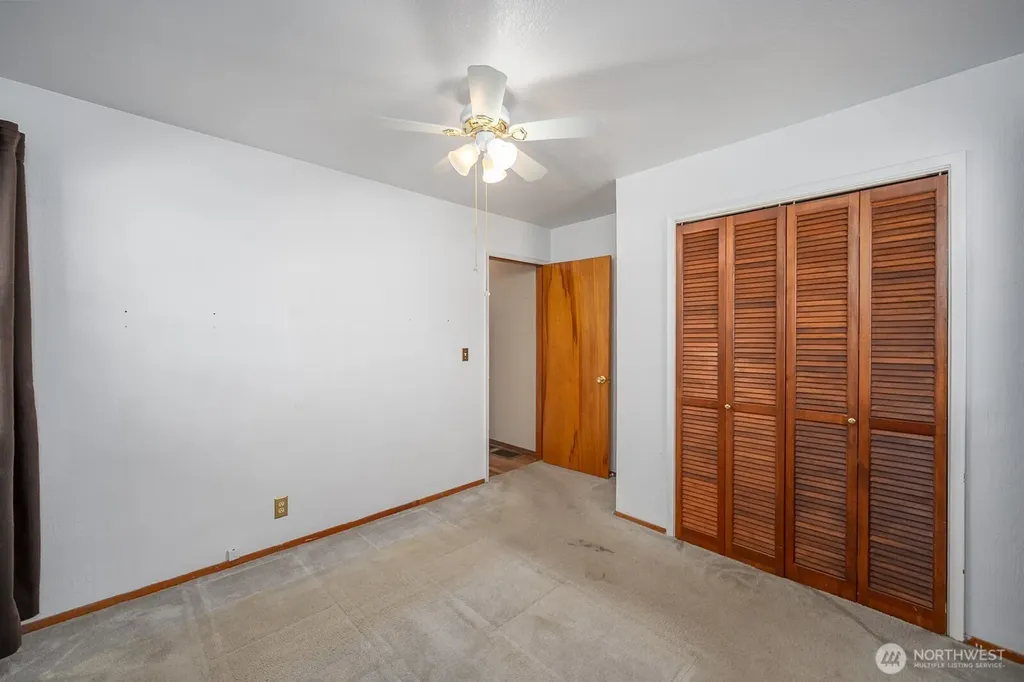 907 S Hawthorne Drive Moses Lake WA 98837