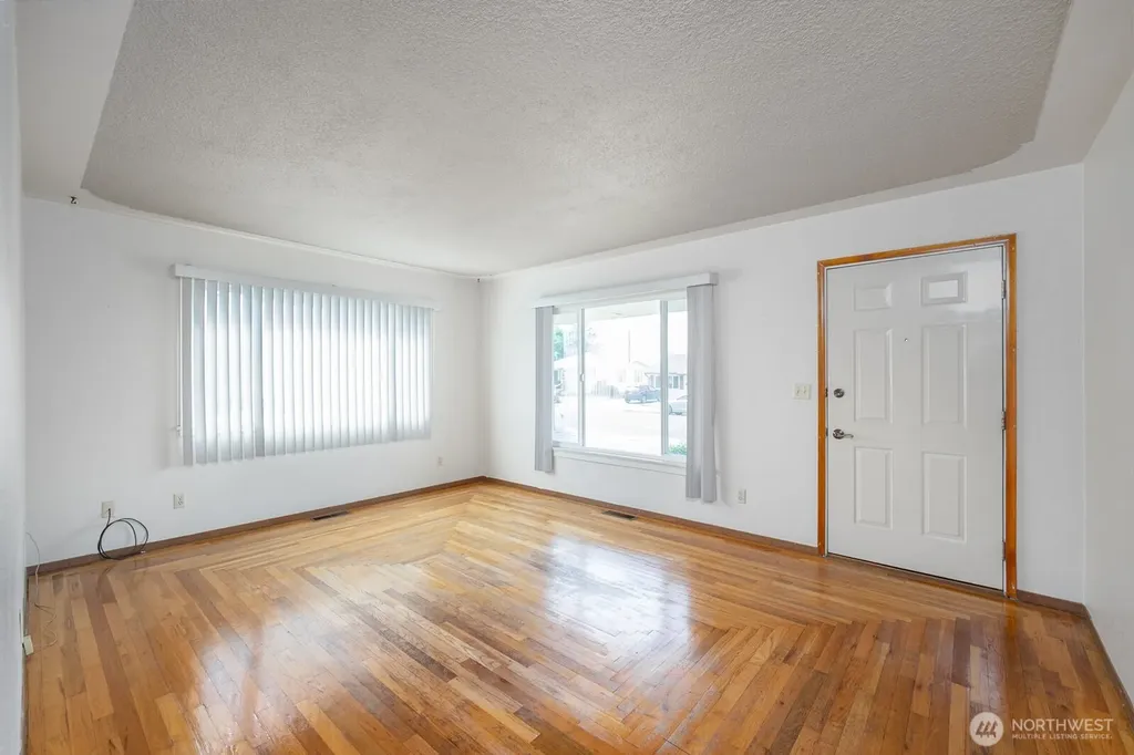 907 S Hawthorne Drive Moses Lake WA 98837