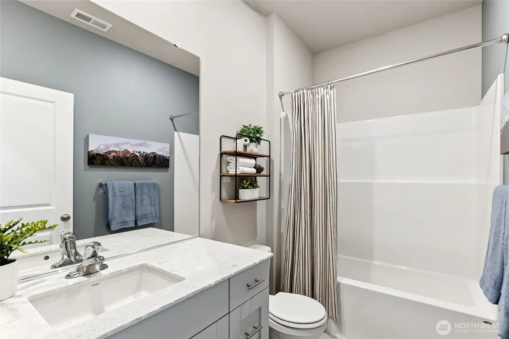 573 Wall Street Buckley WA 98321