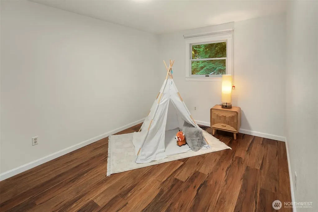5611 240th Street SE Woodinville WA 98072