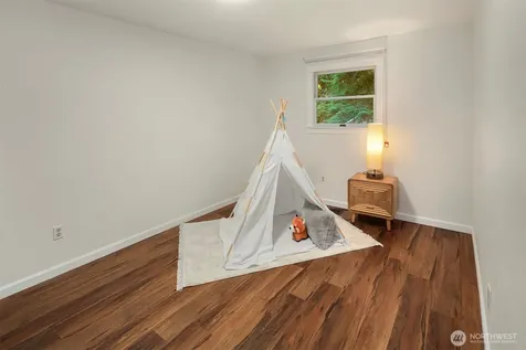 5611 240th Street SE Woodinville WA 98072