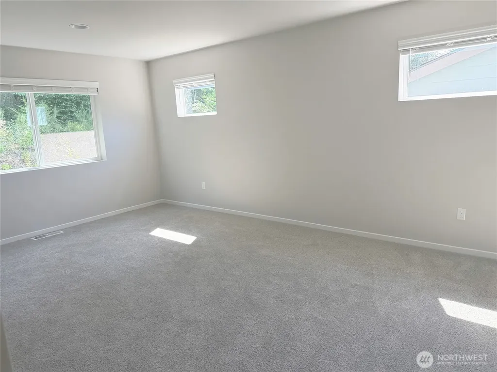 292 NE Shadowhawk Lane Bremerton WA 98311