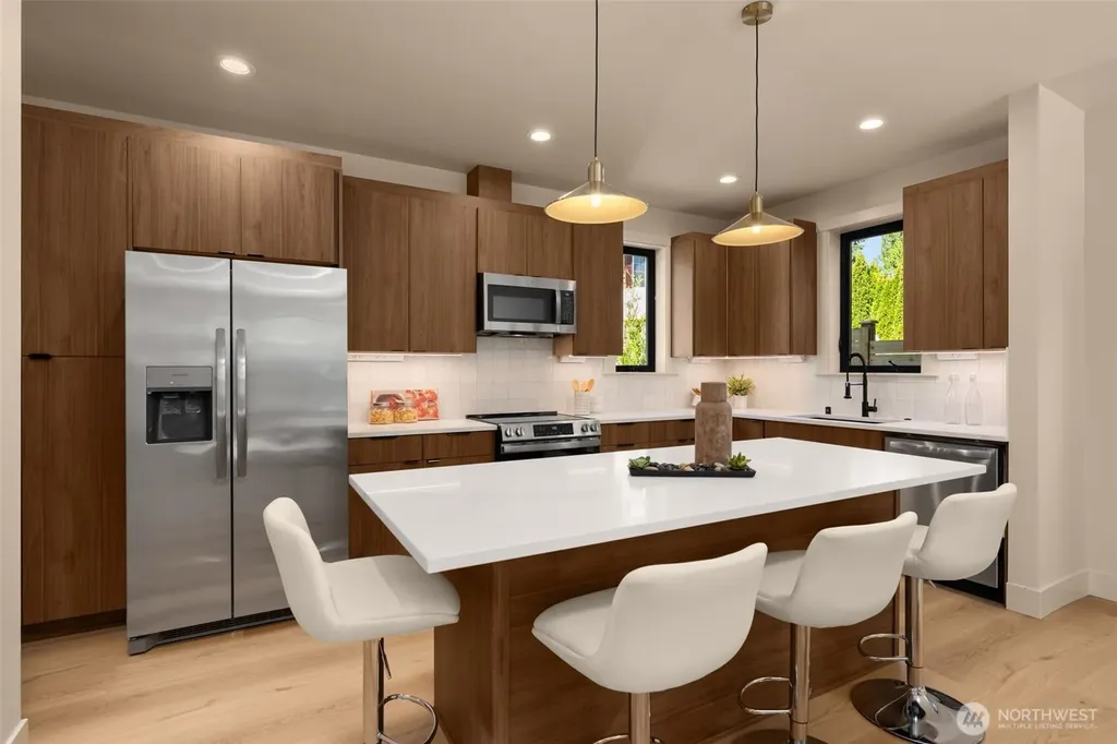 12908 NE 70th Place Kirkland WA 98033