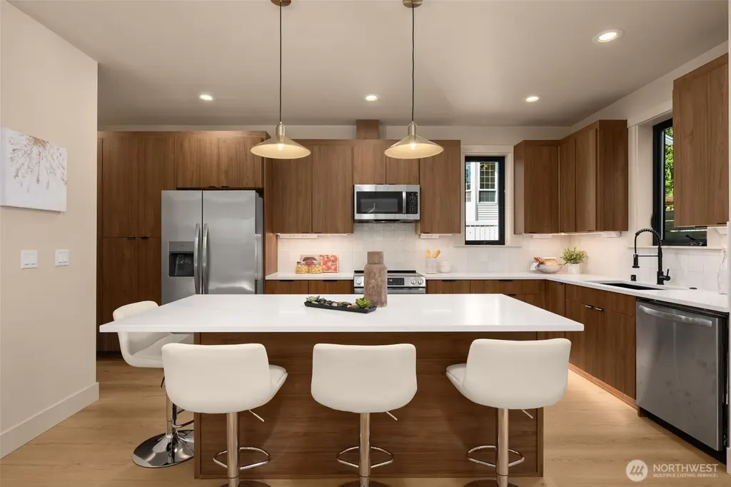 12908 NE 70th Place Kirkland WA 98033