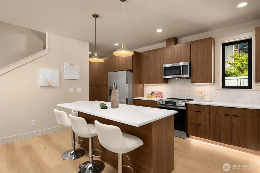 12908 NE 70th Place Kirkland WA 98033