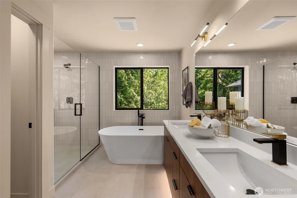 12908 NE 70th Place Kirkland WA 98033