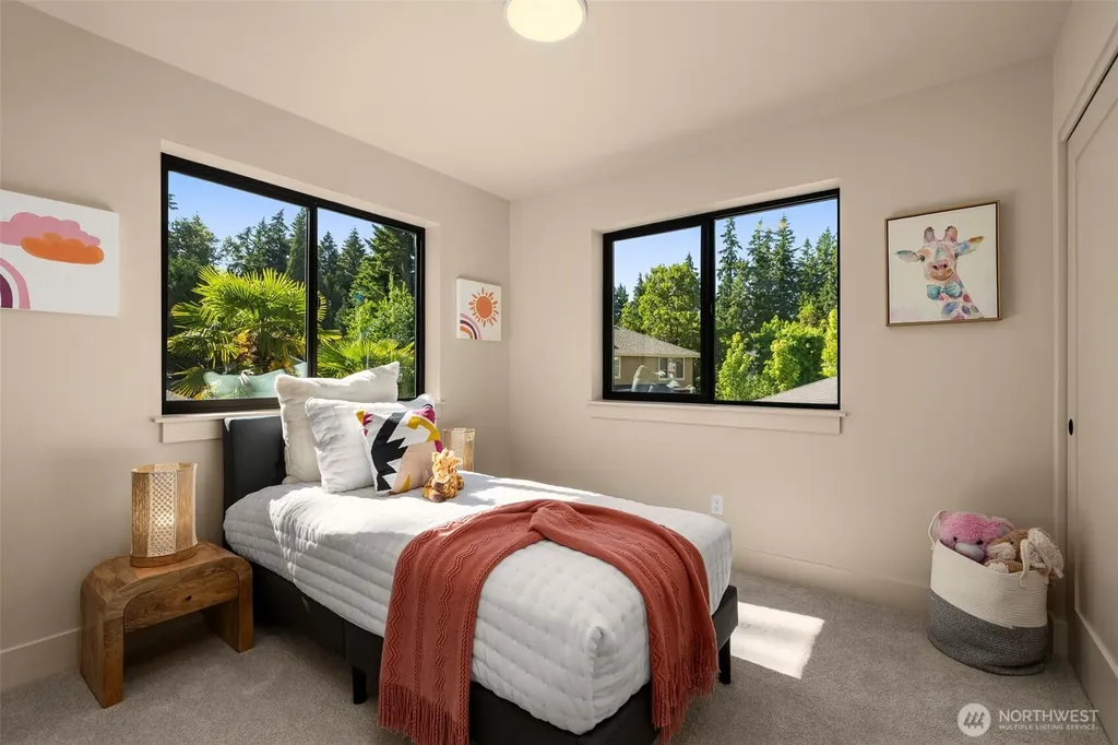 12908 NE 70th Place Kirkland WA 98033